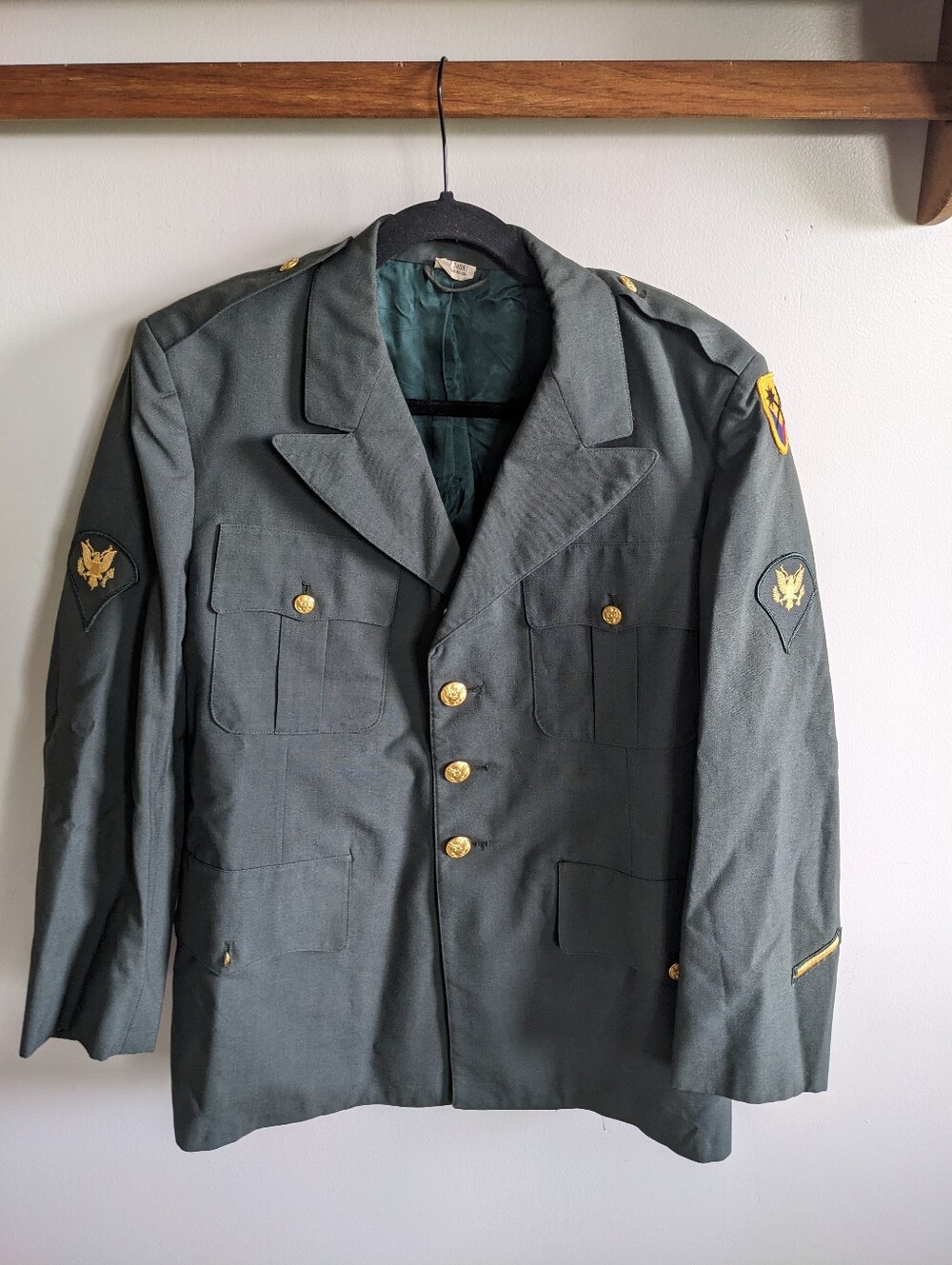 Vintage US Military Dress Uniform Coat Mens 42S Green Army Jacket With Patches